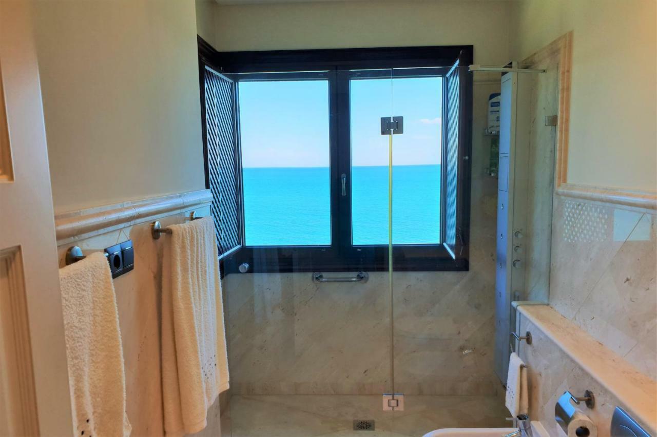 Luxury Apartment Frontal To The Sea In Estepona Doncella Beach Buitenkant foto